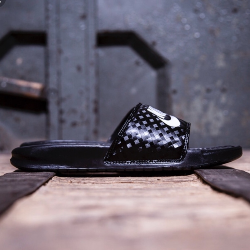 NWT Nike Benassi JDI  Black WMNS - Picture 3 of 8